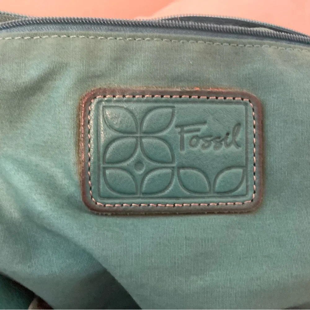 FOSSIL Soft Leather Tote Shoulder Bag in Aqua Color - Picture 2 of 10
